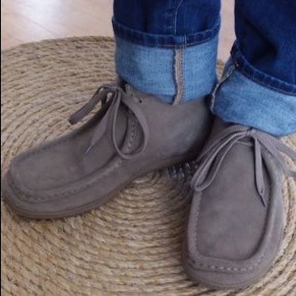 Roots Windsor Grey Suede Chukka Boots | 10 - Picture 2 of 10